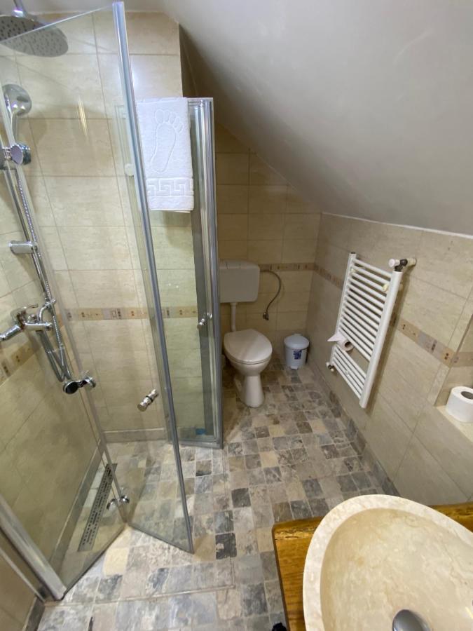 Hotel Casa Lucky Rîşnov Esterno foto
