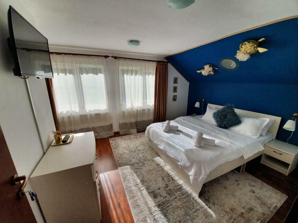 Hotel Casa Lucky Rîşnov Esterno foto