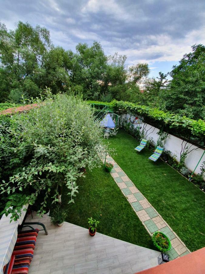 Hotel Casa Lucky Rîşnov Esterno foto